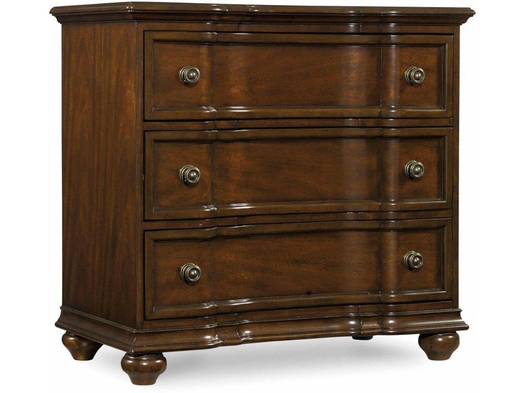 Leesburg Bachelor'S Chest